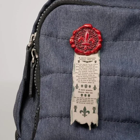 Warhammer 40K Purity Seals Adepta Sororitas Brooch Parchment Bronze Pin - Picture 5 of 7